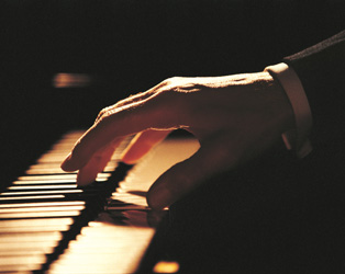 Steinway & Sons Förderpreis 2016 - Preisträgerkonzert Spielende Hand am Steinway Flügel