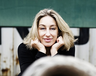 Eva Mayerhofer Die Künstlerin