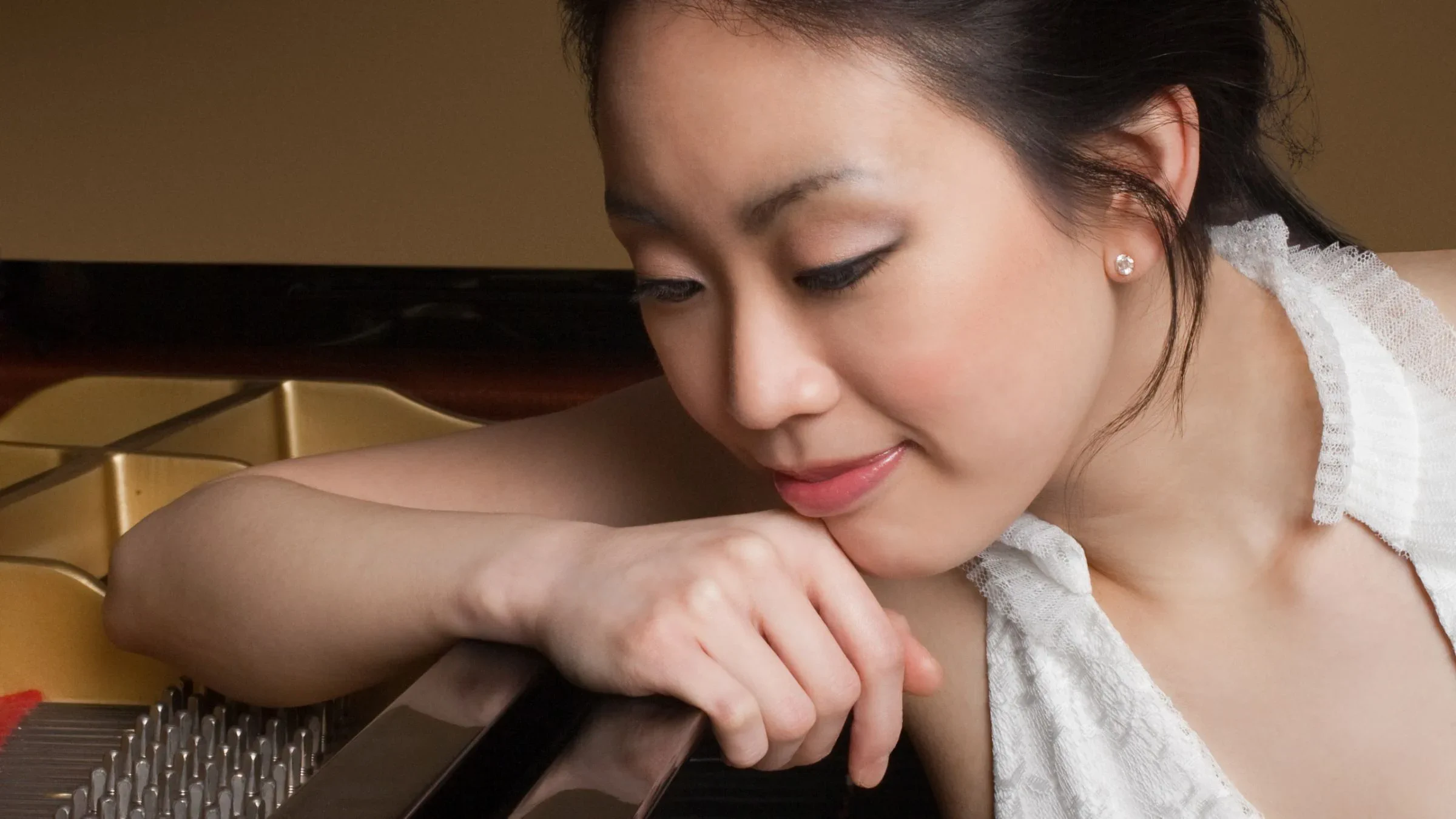 Yoonie Han