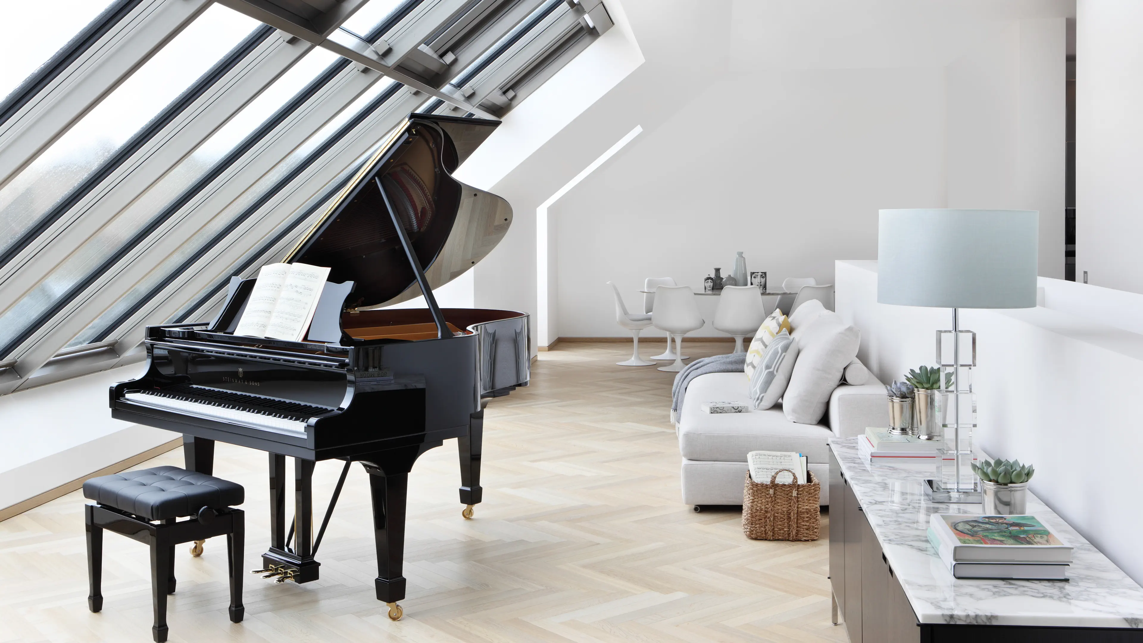 Mittlerer Steinway Flügel M-170