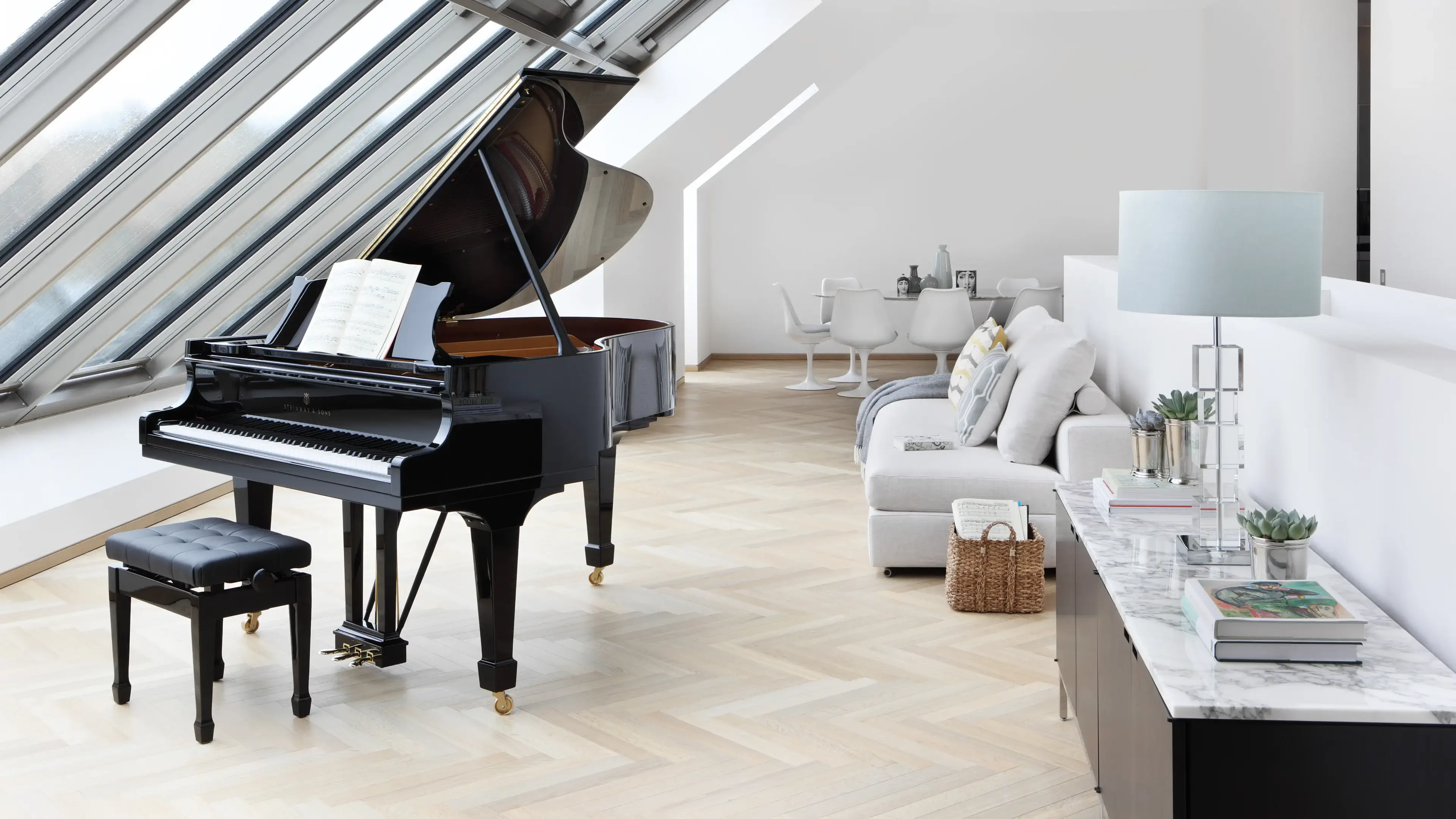 Mittlerer Steinway Flügel M-170