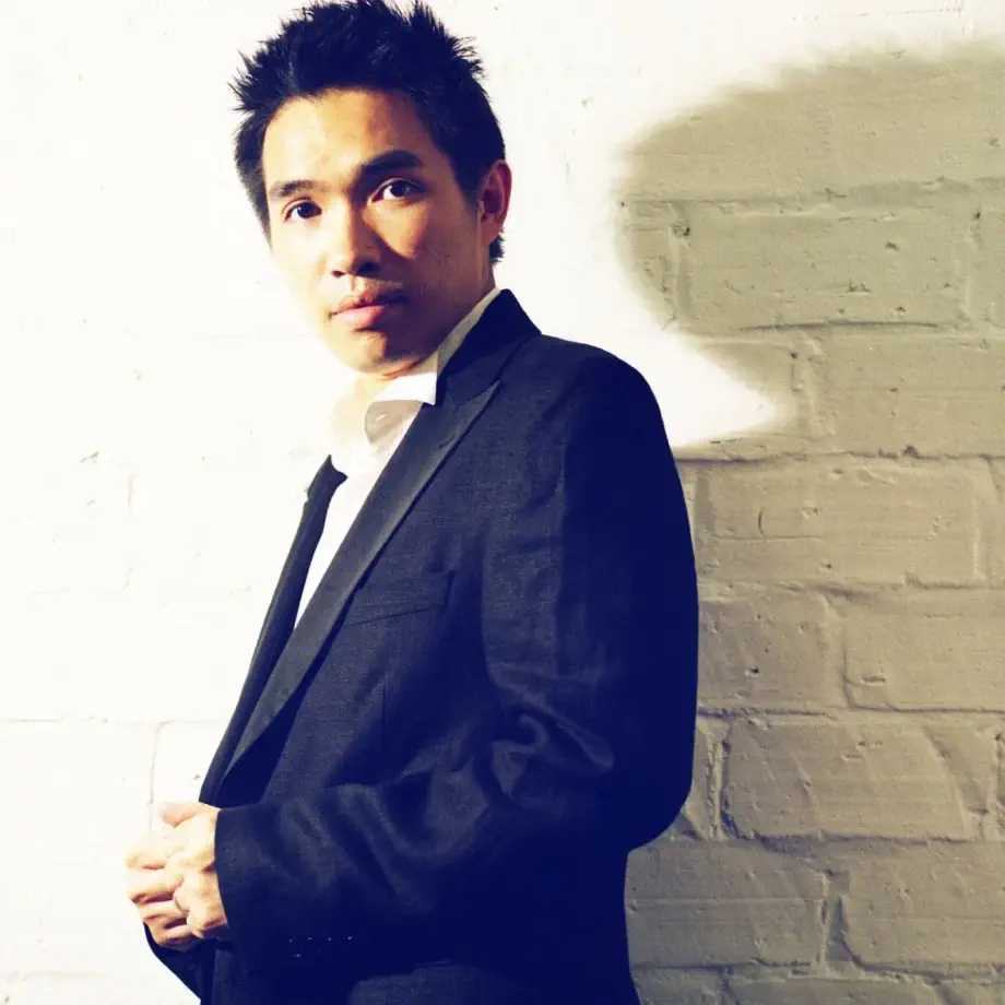 Warren Lee
