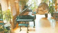 Shoreditch Treehouse London: Sein Herzstück ist ein Steinway Konzertflügel!