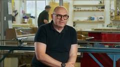 What are the responsibilities of a Steinway store manager?