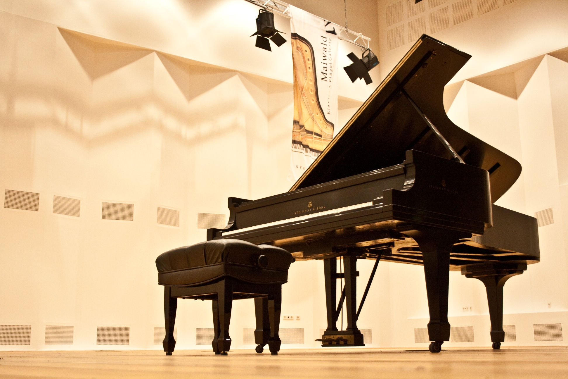 Pianos: Klaviere, Flügel neu und gebraucht in Dortmund u. Kamen kaufen